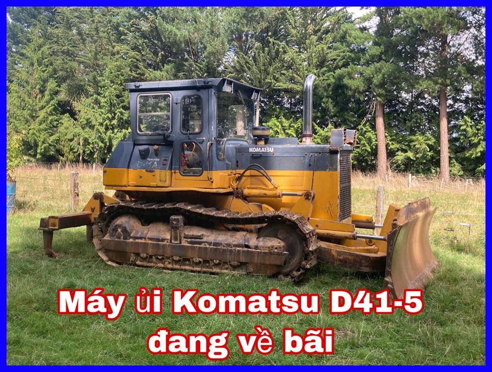 máy ủi Komatsu D41-5 đang về bãi